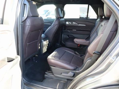 Certified 2025 Ford Explorer Platinum w/ LUX Leather Package AWD/4WD image 17