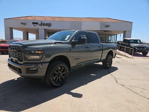 New 2026 RAM 2500 Big Horn AWD/4WD image 1