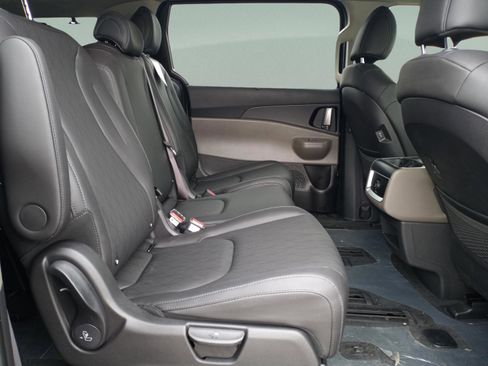 New 2026 Kia Carnival EX FWD image 20