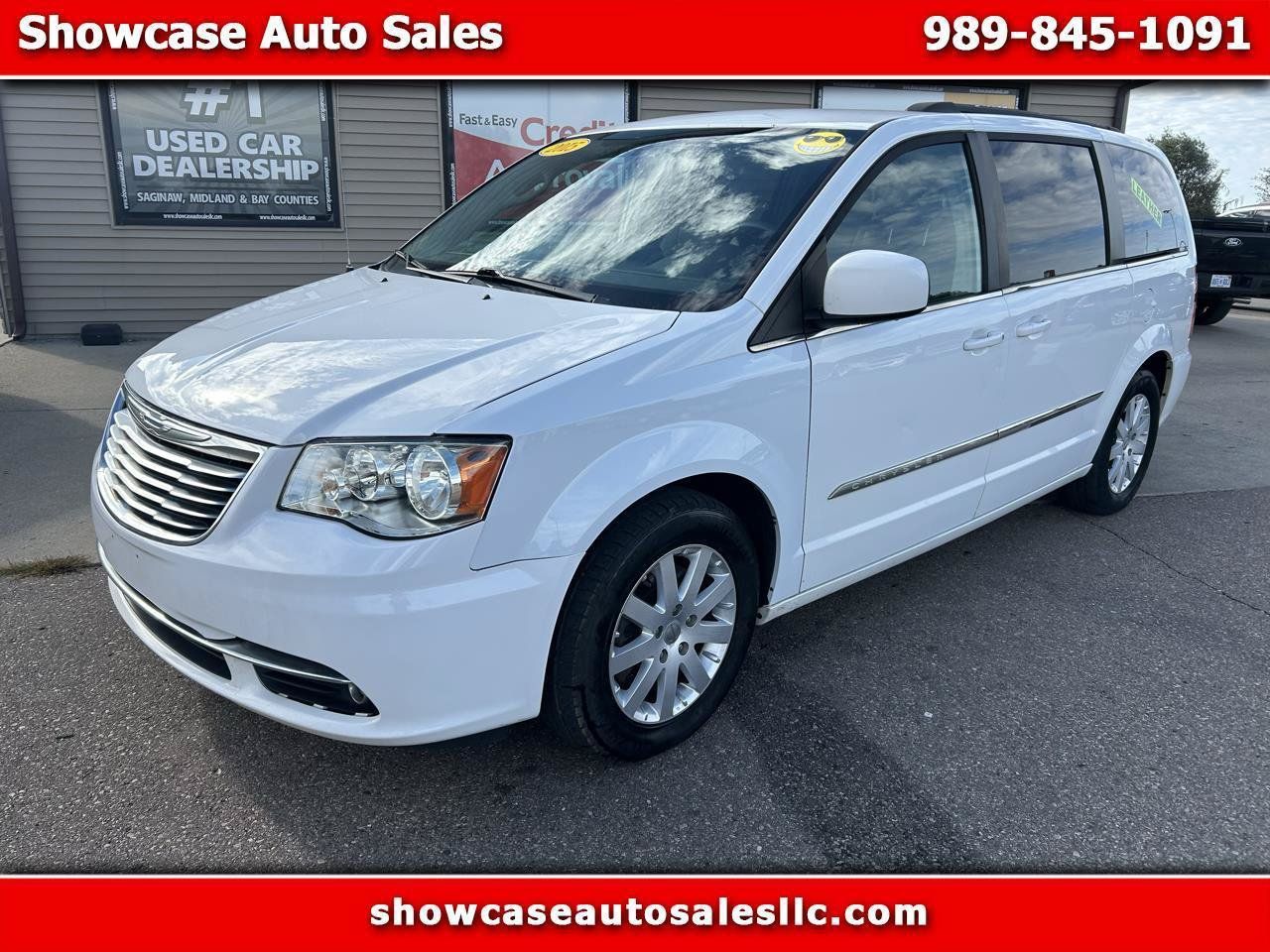 Used 2015 Chrysler Town & Country Touring FWD image 1