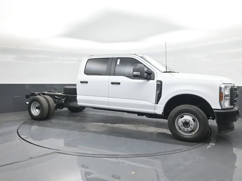 New 2025 Ford F350 XL image 11