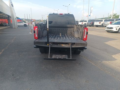 Used 2024 Ford F250 Platinum image 10