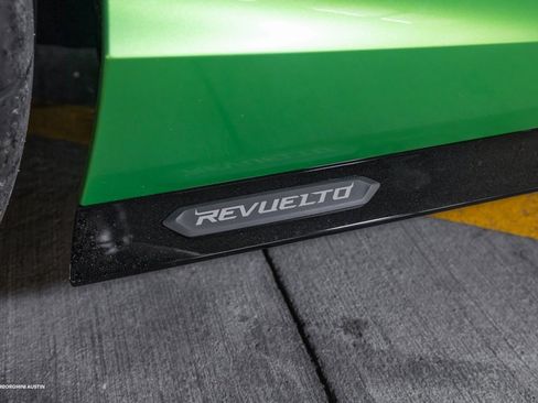 Used 2024 Lamborghini Revuelto image 16