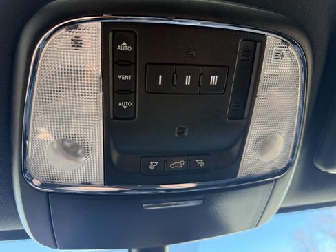 Used 2015 Jeep Grand Cherokee Limited image 20