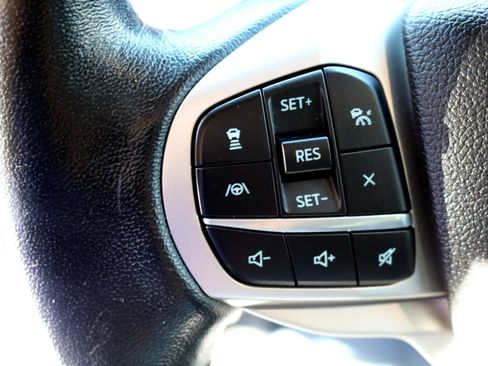 Used 2022 Ford Explorer XLT w/ Equipment Group 202A image 20