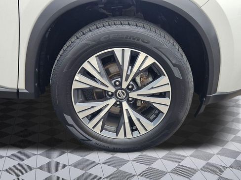 Used 2021 Nissan Rogue SV image 31