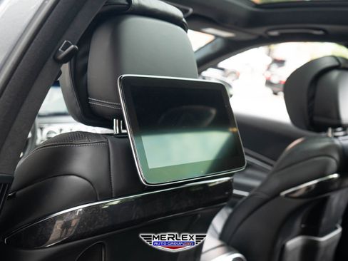 Used 2019 Mercedes-Benz S 560 4MATIC Sedan w/ Premium Package image 20