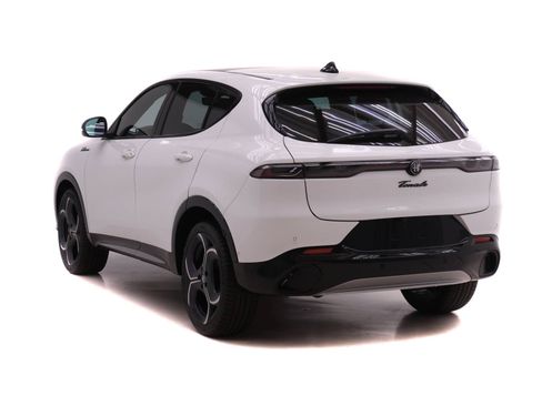 New 2026 Alfa Romeo Tonale w/ Active Assist Package AWD/4WD image 5
