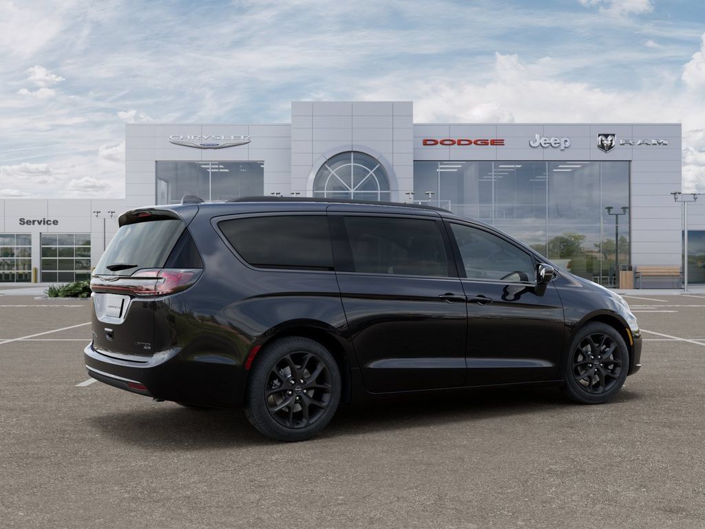 New 2026 Chrysler Pacifica Limited w/ S Appearance Package AWD/4WD image 4