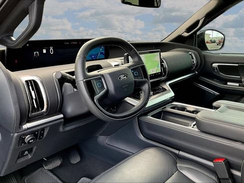 Certified 2025 Ford Expedition Max Platinum w/ Stealth Performance Package AWD/4WD image 19