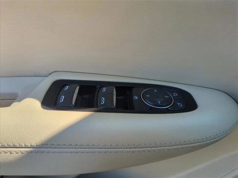 Used 2018 Cadillac XT5 FWD w/ LPO, Wheel Lock Package image 27