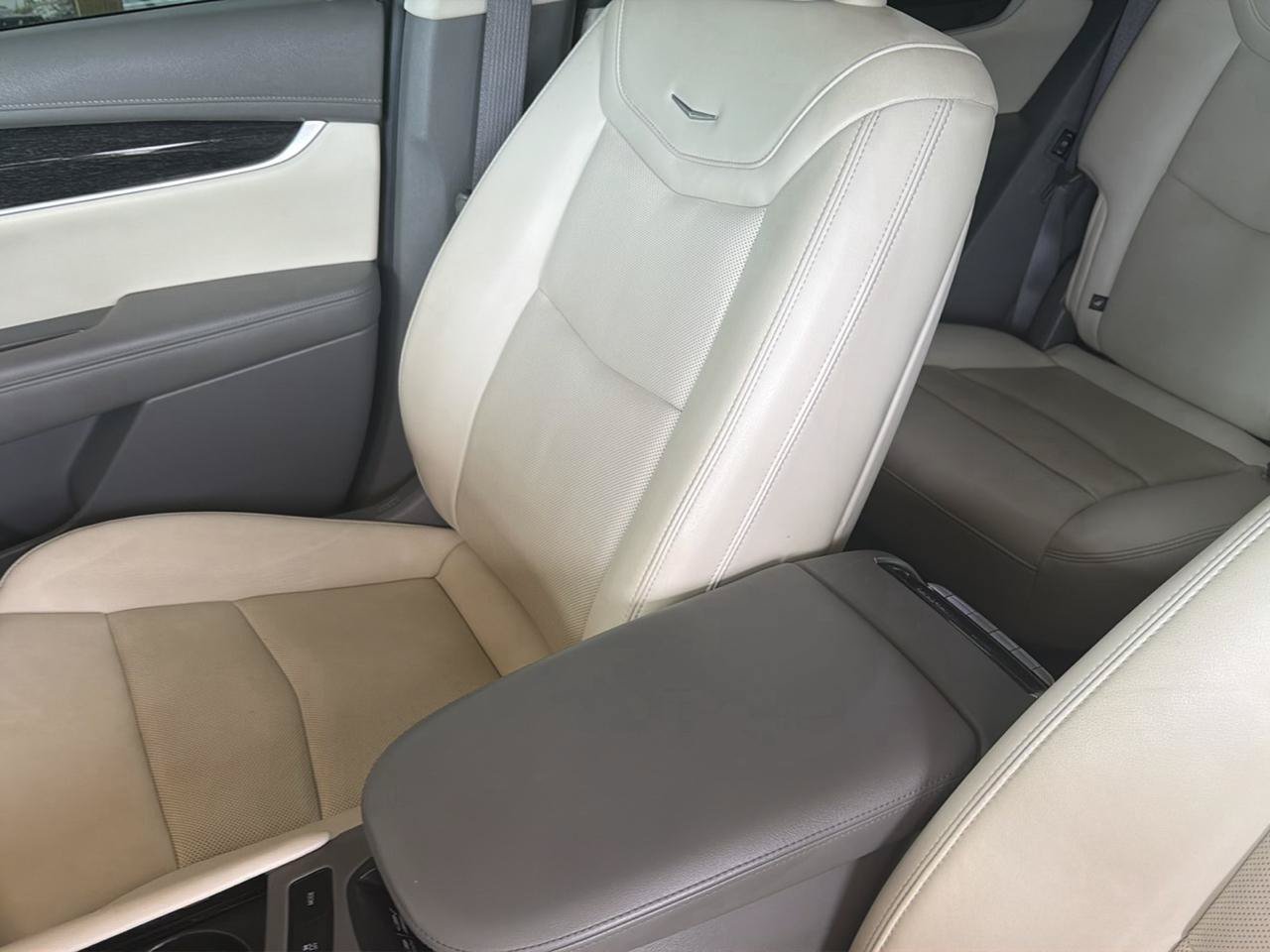 Used 2021 Cadillac XT6 Premium Luxury FWD image 14