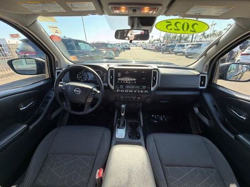 Certified 2025 Nissan Frontier SV RWD image 14