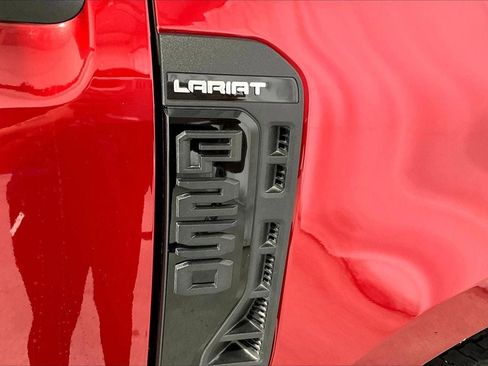 Certified 2025 Ford F250 Lariat w/ Black Appearance Package AWD/4WD image 7