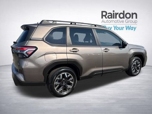 Used 2025 Subaru Forester Premium AWD/4WD image 7