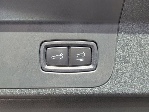 Certified 2023 Porsche Panamera Platinum Edition image 32