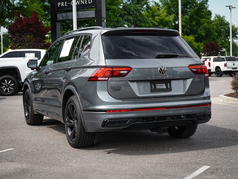 Used 2023 Volkswagen Tiguan SE R-Line AWD/4WD image 8