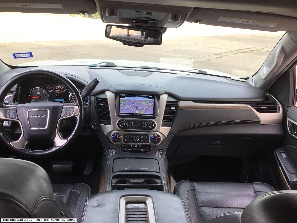 Used 2020 GMC Yukon XL Denali w/ Denali Ultimate Package RWD image 12