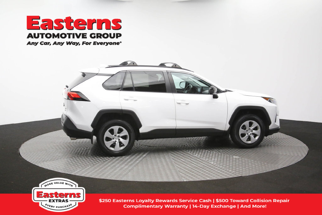 Used 2021 Toyota RAV4 LE AWD/4WD image 44