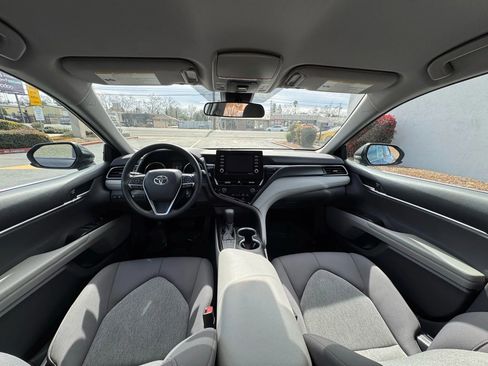 Used 2022 Toyota Camry LE image 18