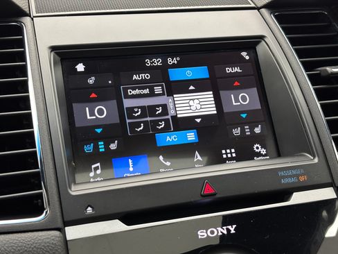 Used 2018 Ford Taurus Limited FWD image 26