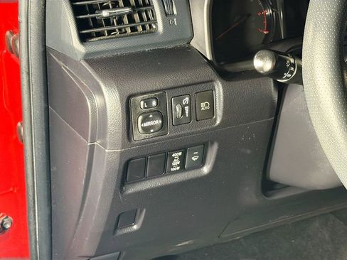 Used 2022 Toyota 4Runner SR5 Premium w/ Moonroof Package AWD/4WD image 10