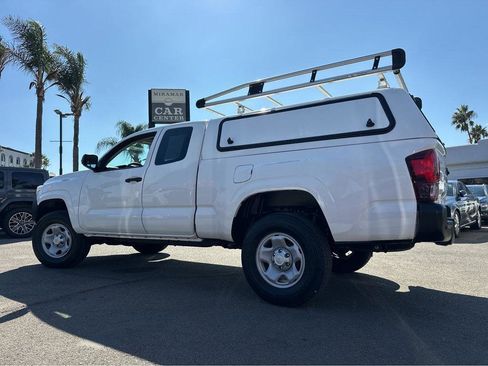Used 2021 Toyota Tacoma SR image 3