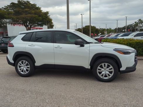 New 2026 Toyota Corolla Cross L image 4