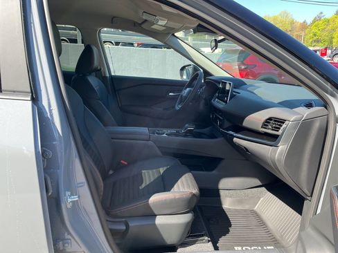 New 2026 Nissan Rogue SV AWD/4WD image 22