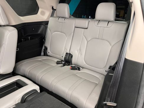 Used 2025 Honda Pilot Touring image 31