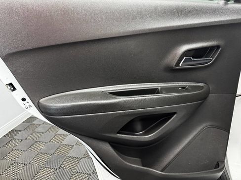 Used 2019 Chevrolet Trax LS w/ LPO, Cargo Package image 38