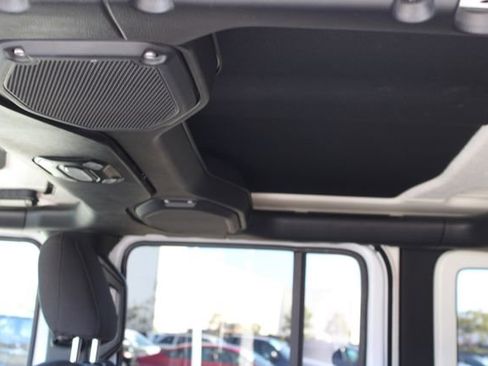 Used 2022 Jeep Wrangler Unlimited Sport AWD/4WD image 34