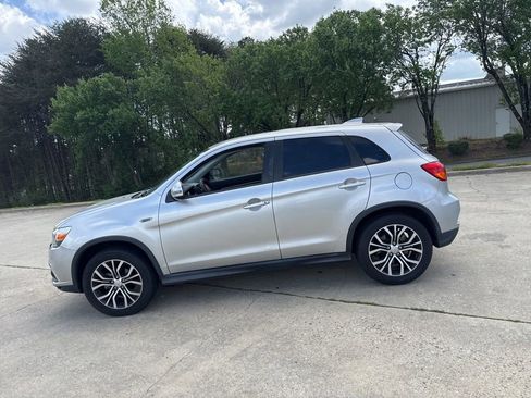 Used 2018 Mitsubishi Outlander Sport SE image 13