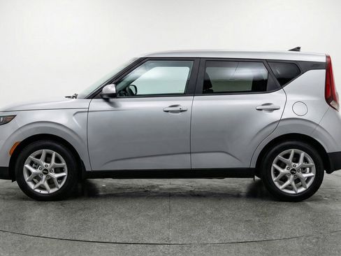 Used 2025 Kia Soul LX w/ LX Technology Package image 5