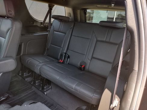Used 2023 Chevrolet Suburban RST w/ Luxury Package AWD/4WD image 15
