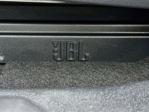 Used 2025 Toyota Tundra Limited AWD/4WD image 30