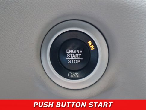 Used 2018 Chrysler Pacifica Touring-L Plus FWD image 20