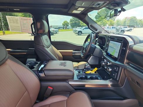 Used 2025 Ford F150 King Ranch w/ FX4 Off-Road Package AWD/4WD image 9