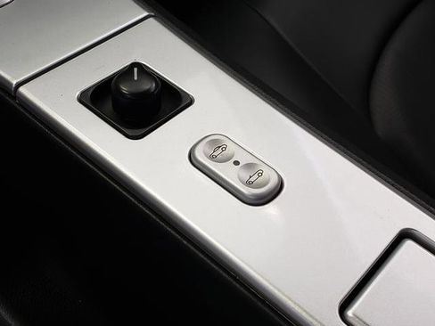 Used 2005 Chrysler Crossfire Limited RWD image 20