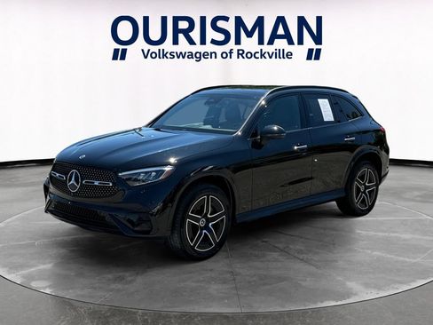 Used 2025 Mercedes-Benz GLC 300 4MATIC image 2