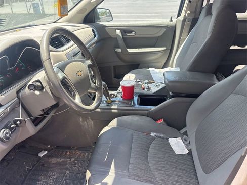 Used 2014 Chevrolet Traverse LT FWD image 3