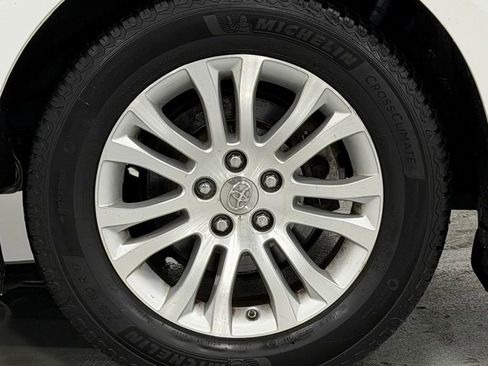 Used 2014 Toyota Sienna XLE FWD image 8