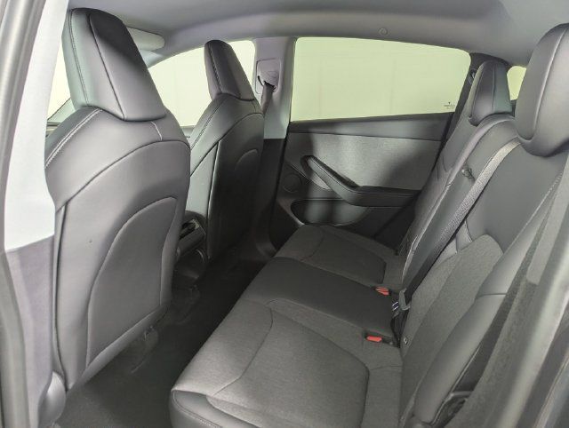 Used 2026 Tesla Model Y 2WD image 21