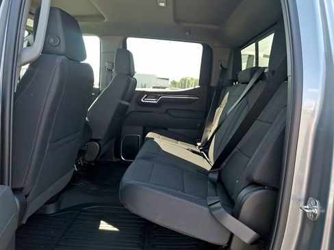 New 2026 GMC Sierra 1500 SLE image 6