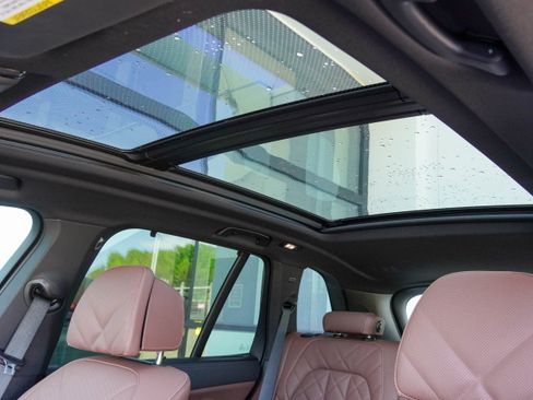 Certified 2026 BMW X5 M60i AWD/4WD image 15