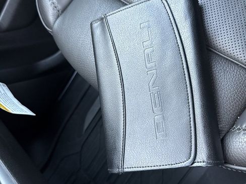 Used 2022 GMC Yukon Denali image 28