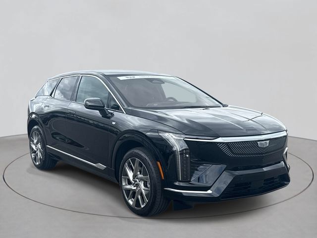 Certified 2025 Cadillac Optiq Luxury 2 w/ LPO, Floor Liner Package AWD/4WD image 3