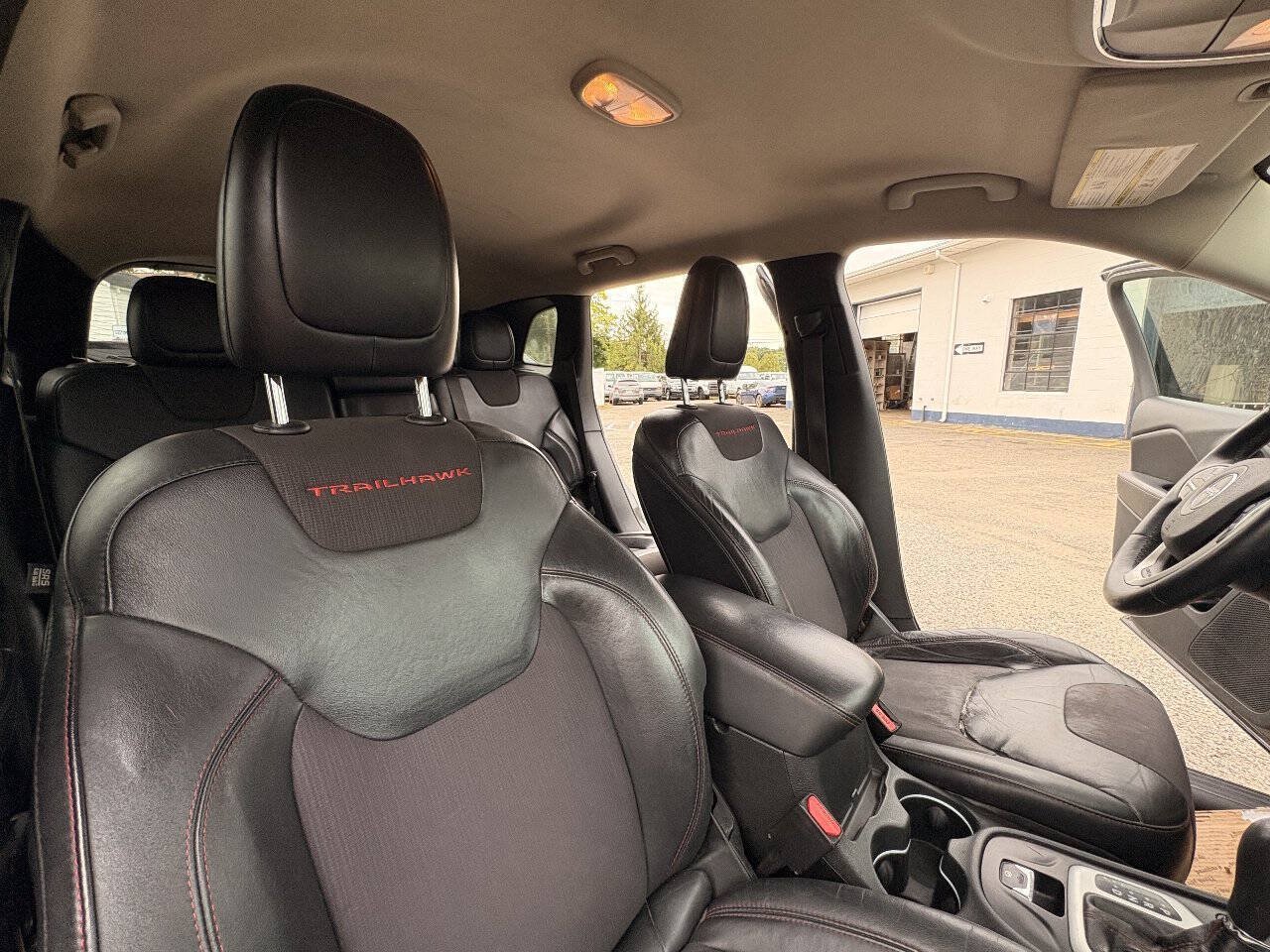 Used 2014 Jeep Cherokee Trailhawk w/ Cold Weather Group AWD/4WD image 20