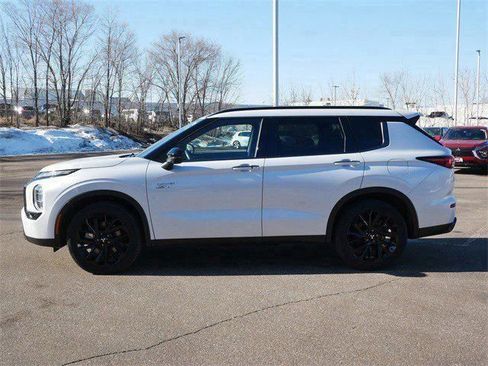 Used 2025 Mitsubishi Outlander SEL Black Edition image 4