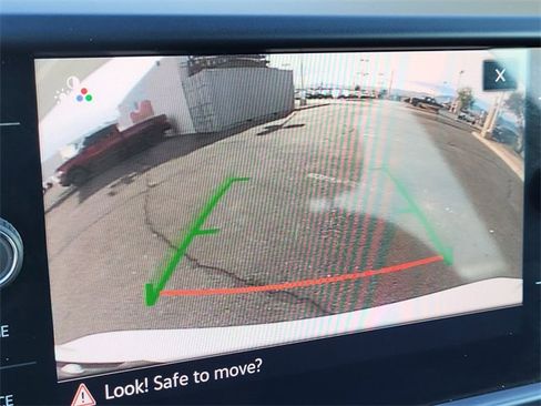 Used 2024 Volkswagen Taos SE image 13